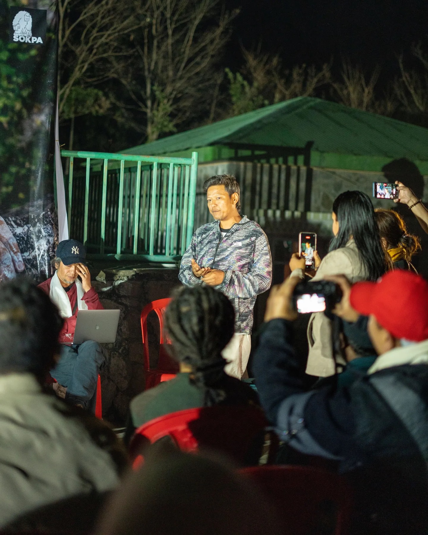 Night session crowd