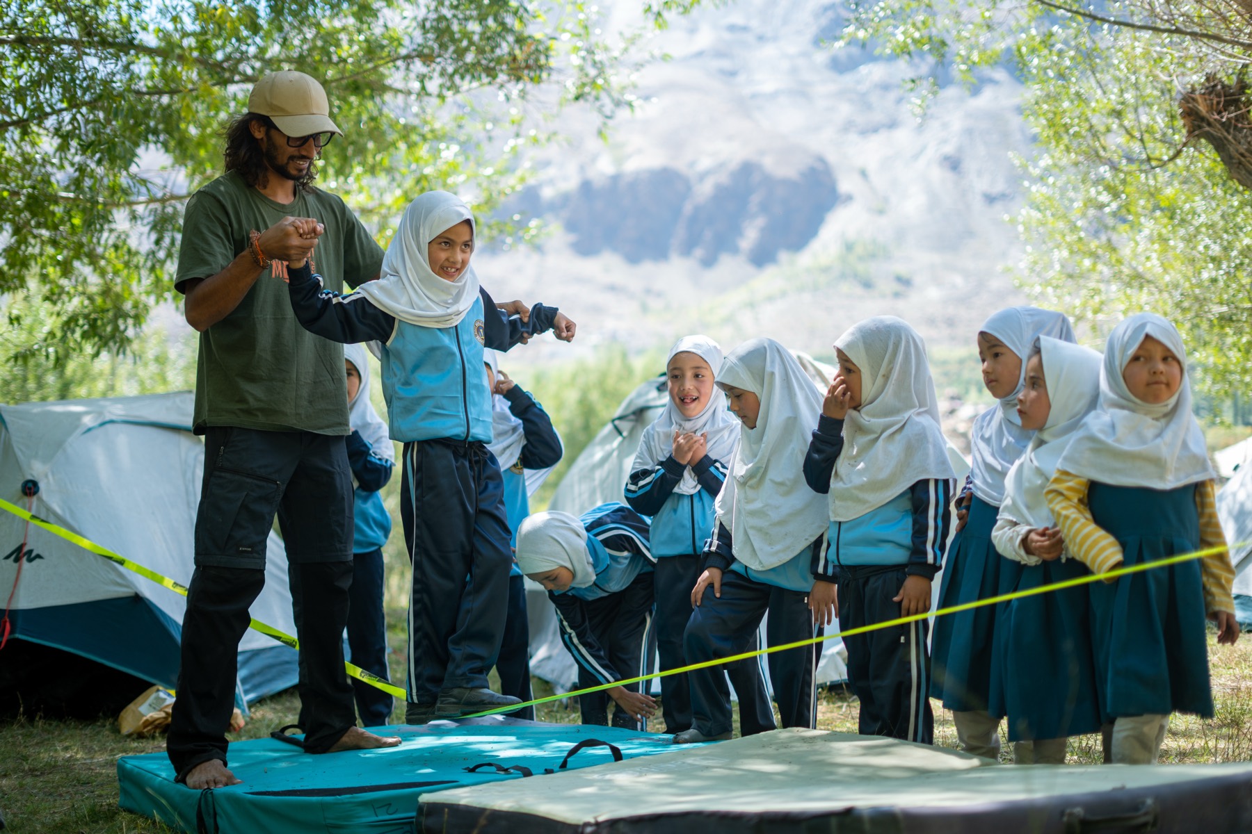 Grades 4 to 5 students with an instructor